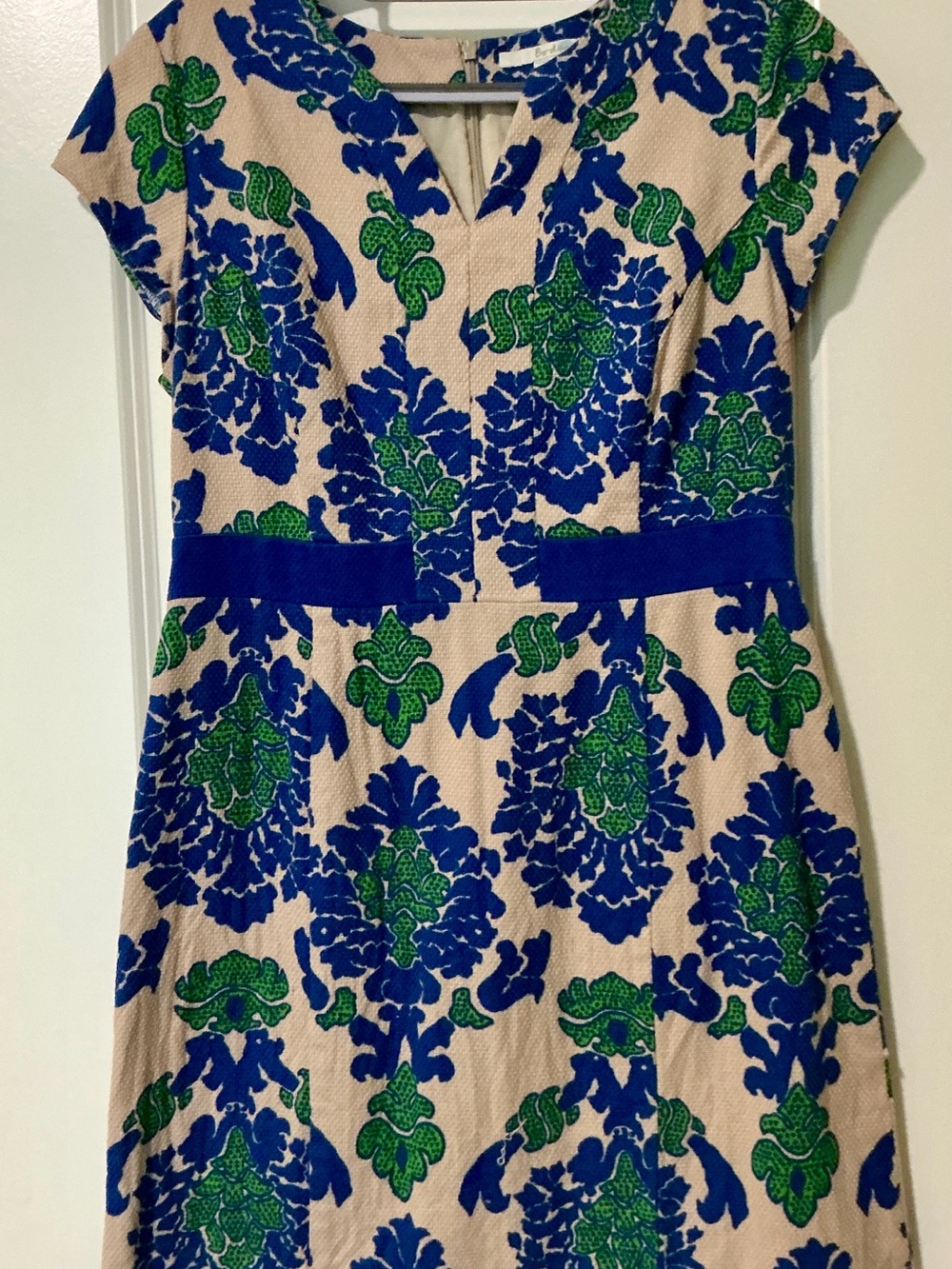 Floral Jacquard Sheath Dress in Blue & Green
BODEN  SZ US 10R.
